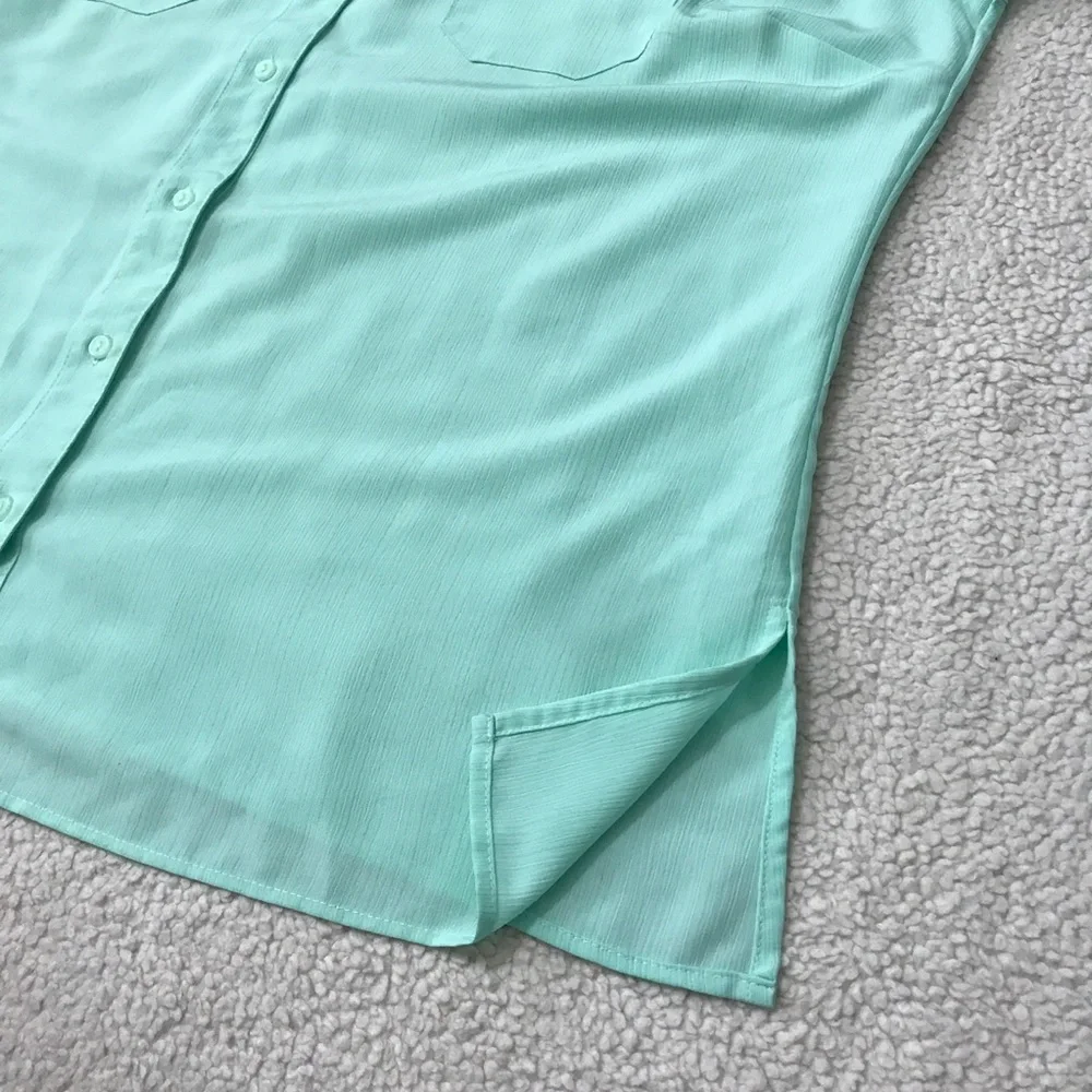 SOLD Mint Green Long Sleeve Top Button Down Blouse Pit to Pit 25" Size 2X 🚨 - Picture 9 of 13